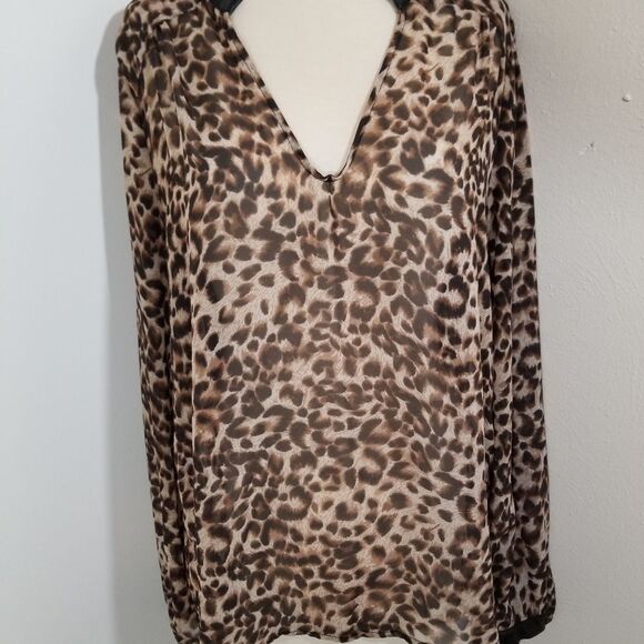 {Love 21} Leopard Print Polyester Blouse - Picture 5 of 10